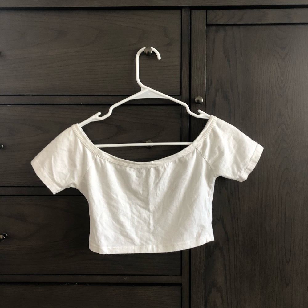 Brandy Melville cropped white t-shirt